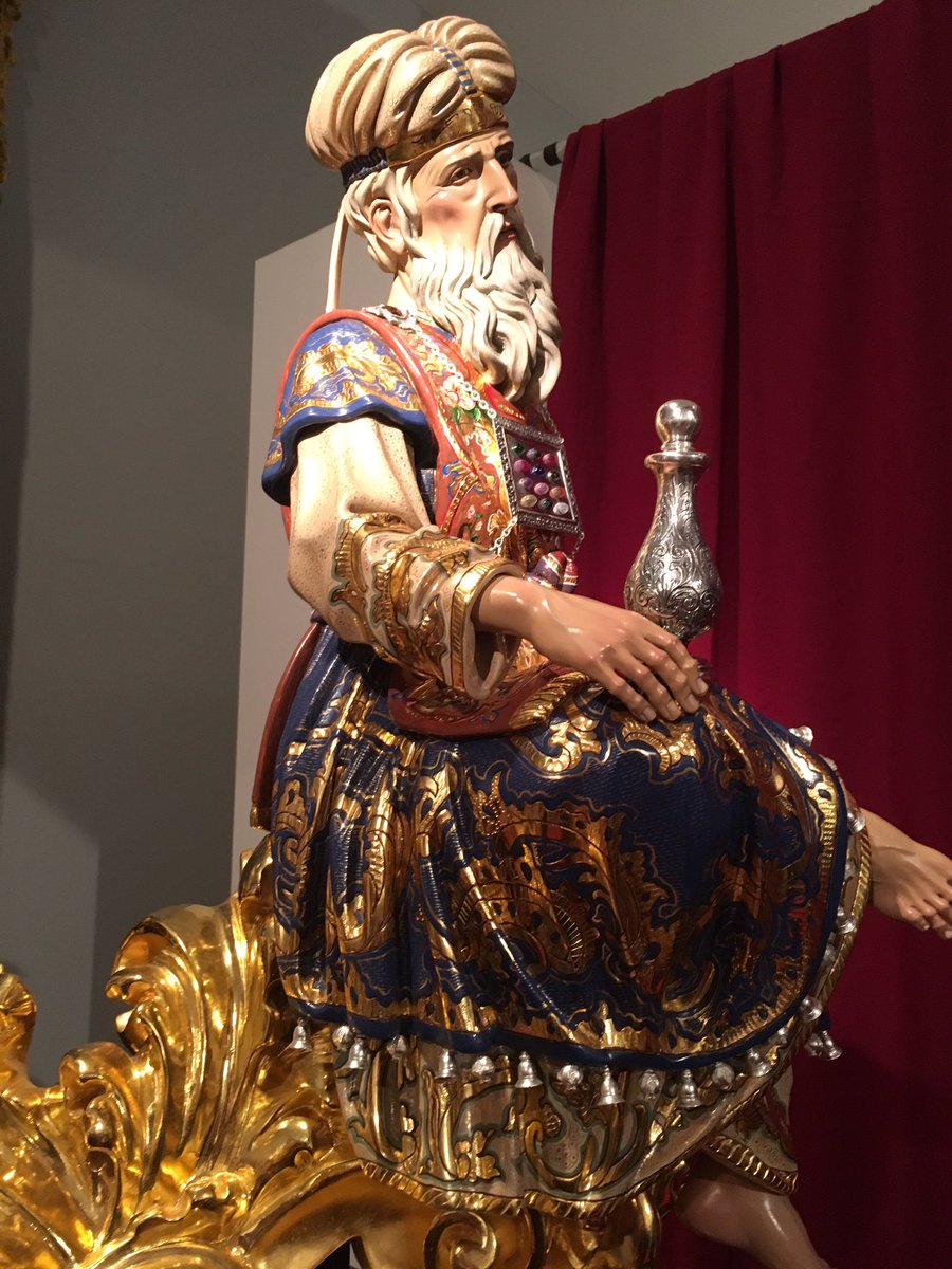 santisouviron's tweet photo. Impresionante las figuras de los 4 sacerdotes del A.Testamento elaboradas por @escperezrojas para las esquinas del trono de @HdadSagradaCena https://t.co/z8QcpyFyYz