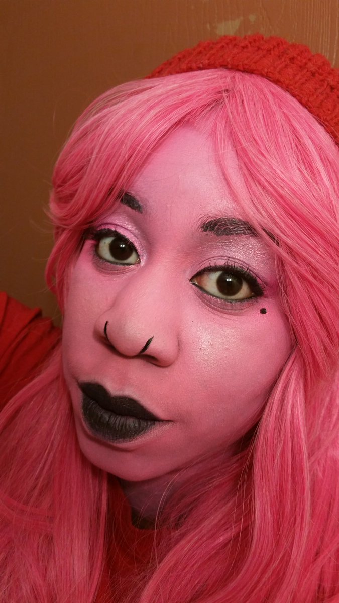 kurenaikiba590's tweet photo. Thinking about vol 7 of #saga coming out tomorrow ♡♡♡ @fionastaples #Izabel  #31daysofcosplaymakeup #sagacosplay #cosplay https://t.co/Sup6O2vDUk