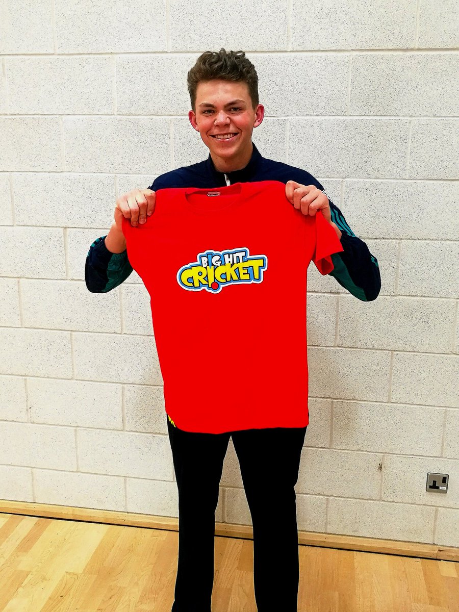 procriccoaching's tweet photo. Say hello to our Big Hit Roosters honorory captain and England U19s player Henry Brookes. Look out for his top tip. #bighitcricket #youbears https://t.co/449JcjFhc6