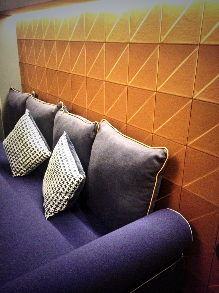 Parisiantouch's tweet photo. Le grand retour de l' #Aperoblog dans un très bel écrin : @HotelLouvois ! Merci @Happy__City et @100driiine 😘 https://t.co/7NrWkd6FEK