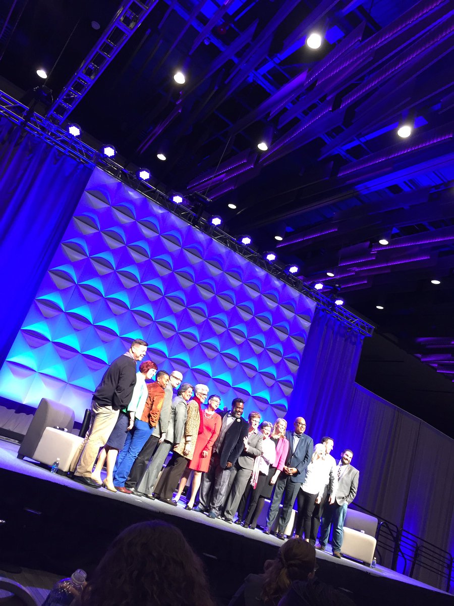 stew_2_you's tweet photo. In the presence of true greatness. @higheredlive #ACPA17 #HigherEdLive #ContestedIssues https://t.co/OdixksHyFC