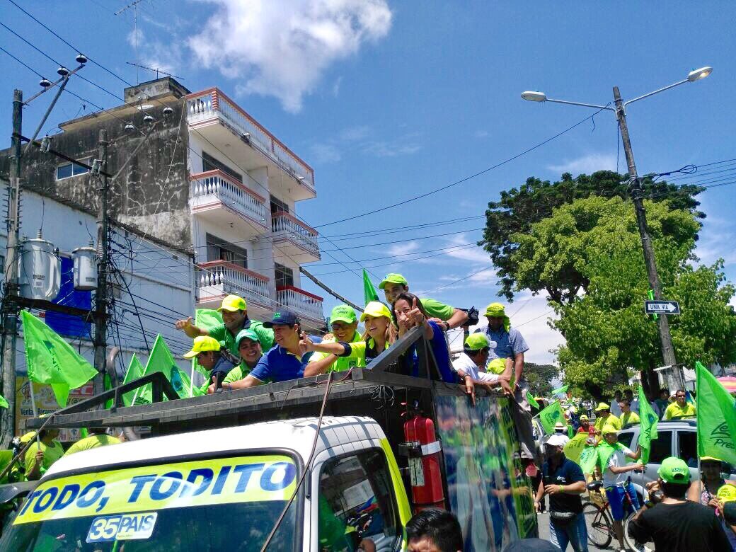 Nuestro #BinomioDelPueblo <a href="/Lenin/">Lenín Moreno</a> <a href="/JorgeGlas/">Jorge Glas</a> en #Babahoyo siempre respaldado por la clase obrera! #LeninPresidenteDeTodos <a href="/GomezlRichard/">Richard Gomez</a>
