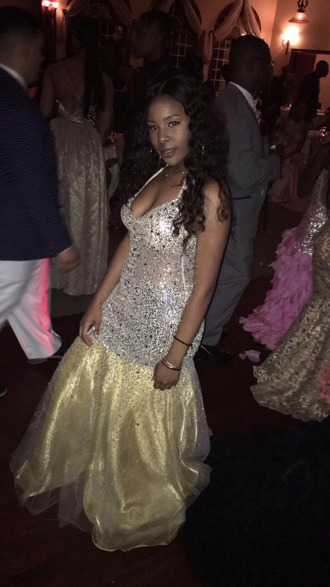YannatheGem's tweet photo. β¨ some mo #prom2k17 #slayette https://t.co/wh2AIoQYFQ