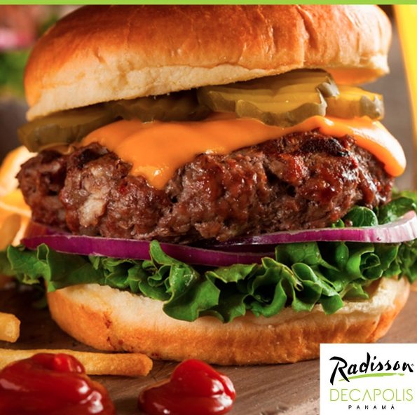 Decapolispanama's tweet photo. Disfruta de nuestro #EspecialDeHamburguesas por tan sólo $16.00＋itbms acompañada de una cerveza dos equis #Reserva ya al 380-1111 opción 3. https://t.co/GfWzeqEKrf