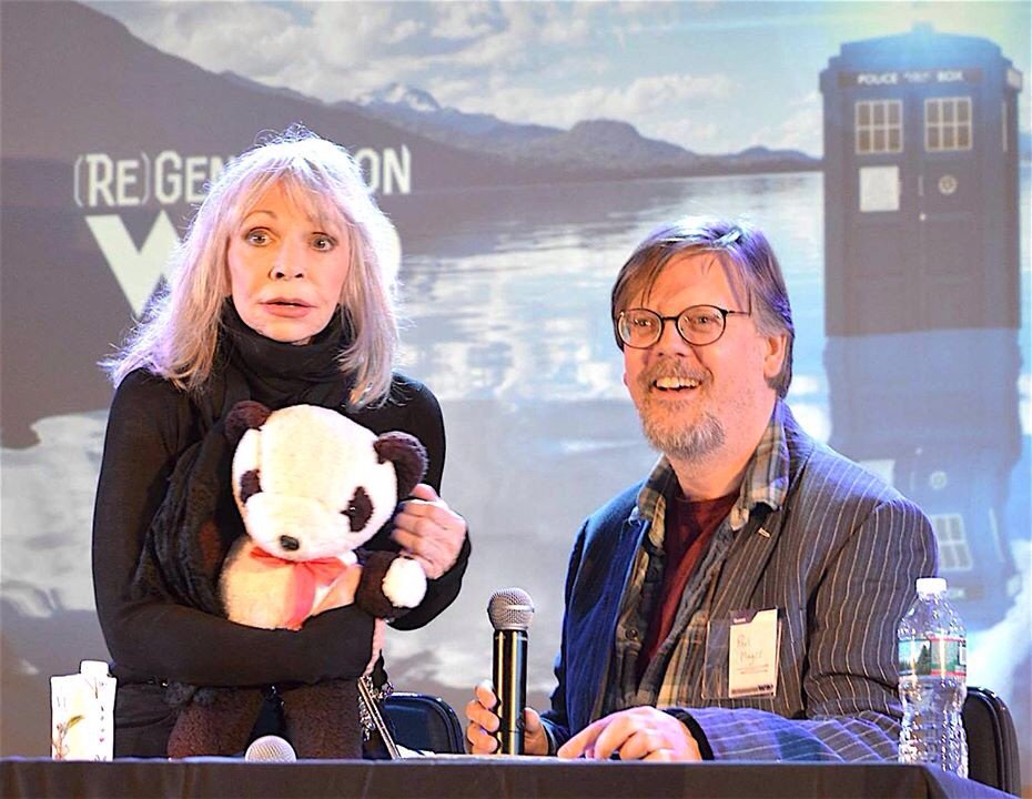 paulmagrs's tweet photo. My favourite pic from Regen Who 3 last weekend - with @ManningOfficial #ReGenWho2017 https://t.co/VEQmyvMYKf