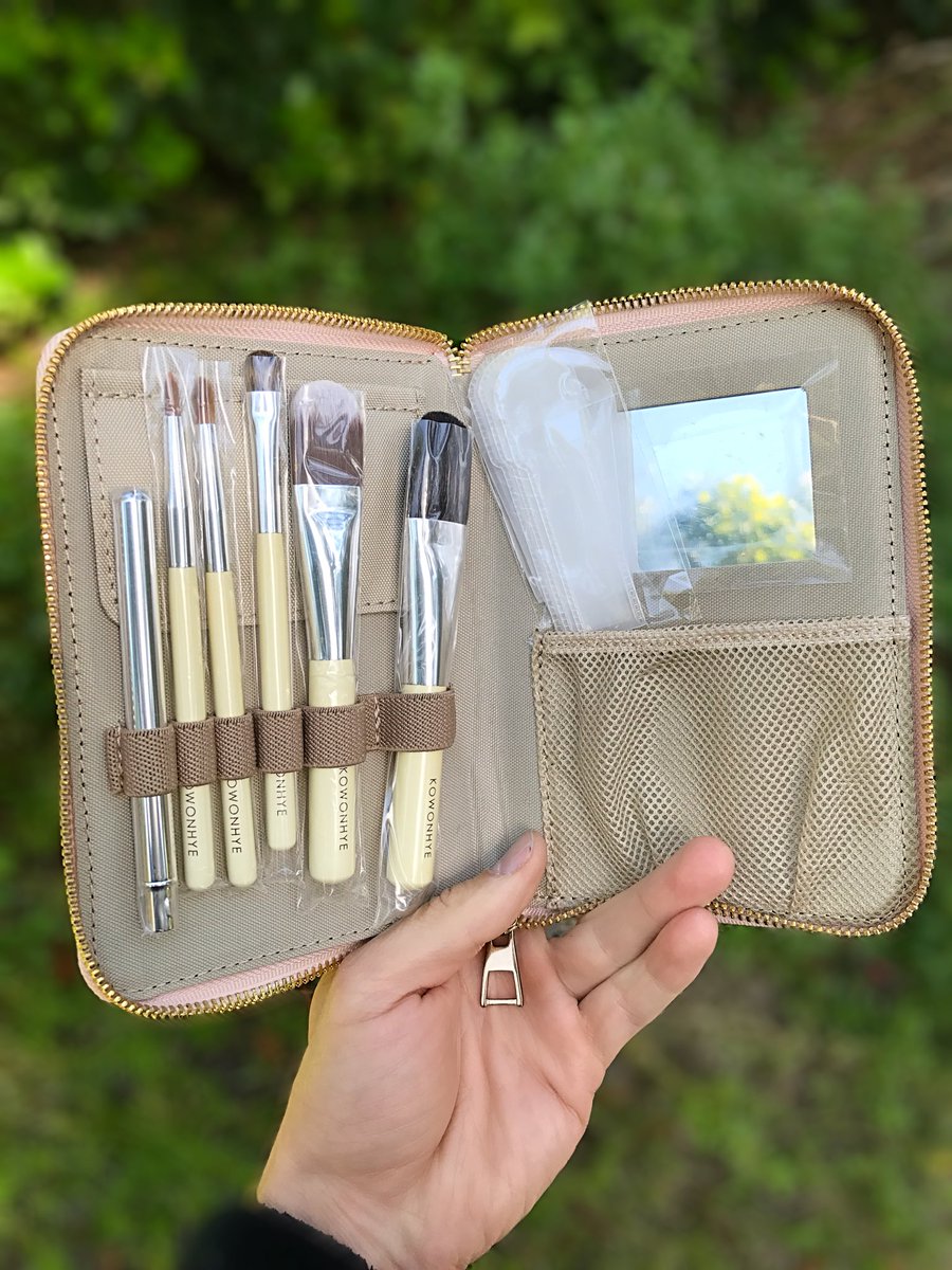 RickyRebelRocks's tweet photo. Just received my @mustaevusa Easy Go #kowonhye Set 6 Pcs Pink Pouch and I love it! #mustaev https://t.co/59U7yIT9bZ #makeuplove #beyourself https://t.co/DoqRrUKXgF
