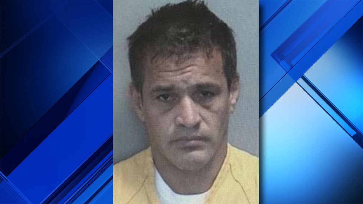 Man bites off head of girlfriend's Chihuahua bit.ly/2neQYin https://t.co/jOeGAsKbbc