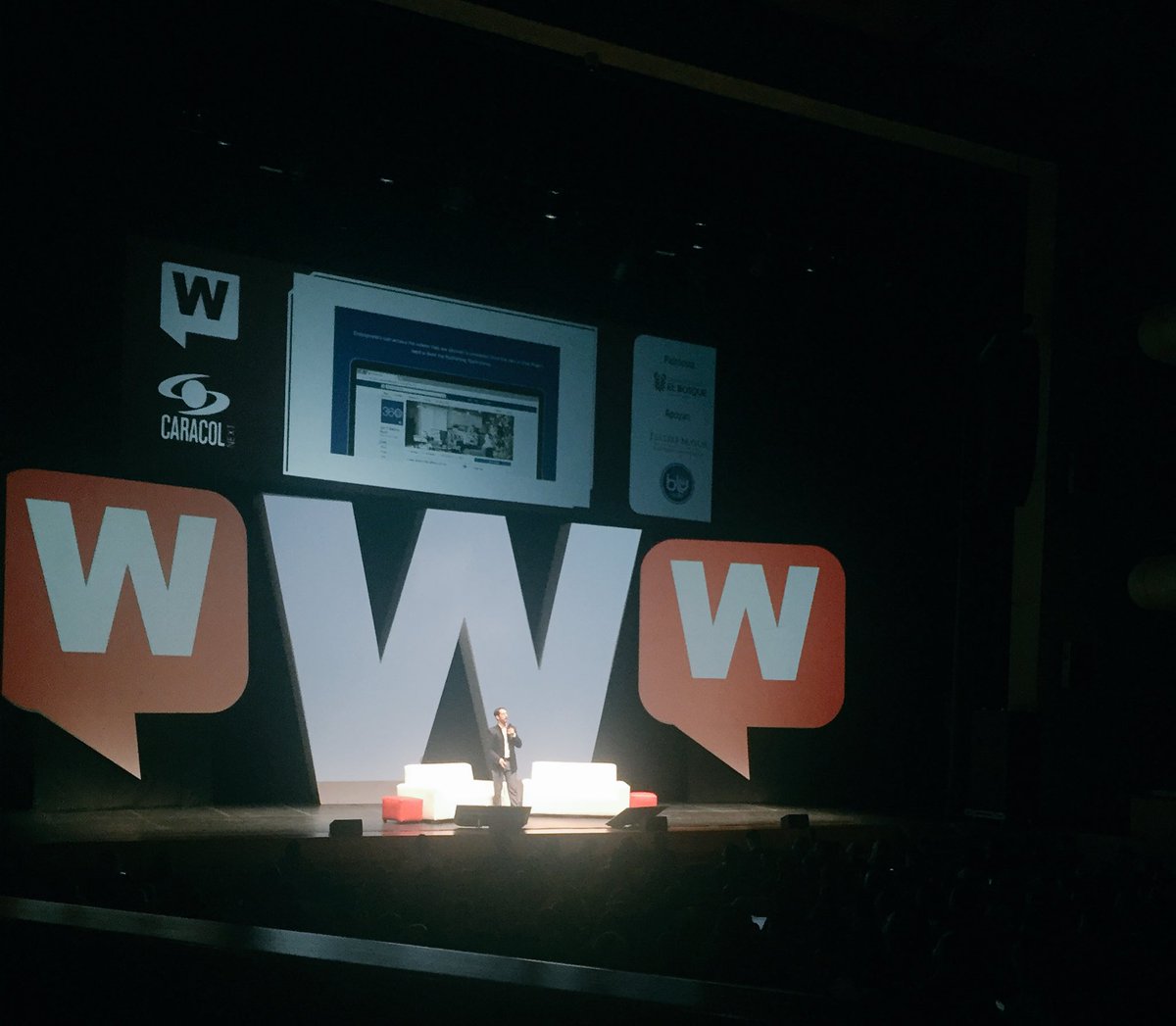 Dosymedioscom's tweet photo. @ouali: sus analytics son clave para entender a su público y llegar a las personas adecuadas. @webcongress #unlockyourfuture https://t.co/TBM2ebgwod