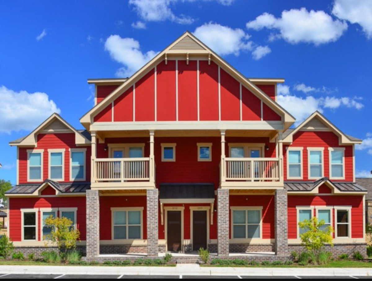 CaptainChris22's tweet photo. I just signed the lease this this house in The Retreat🤗 #JMUke https://t.co/hTQXz29jI3
