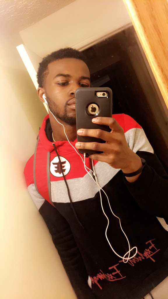 TorchSznRell's tweet photo. S/O Bro @_HustleSimmons_ #ExplicitExchange ® https://t.co/U0X90UHWyt