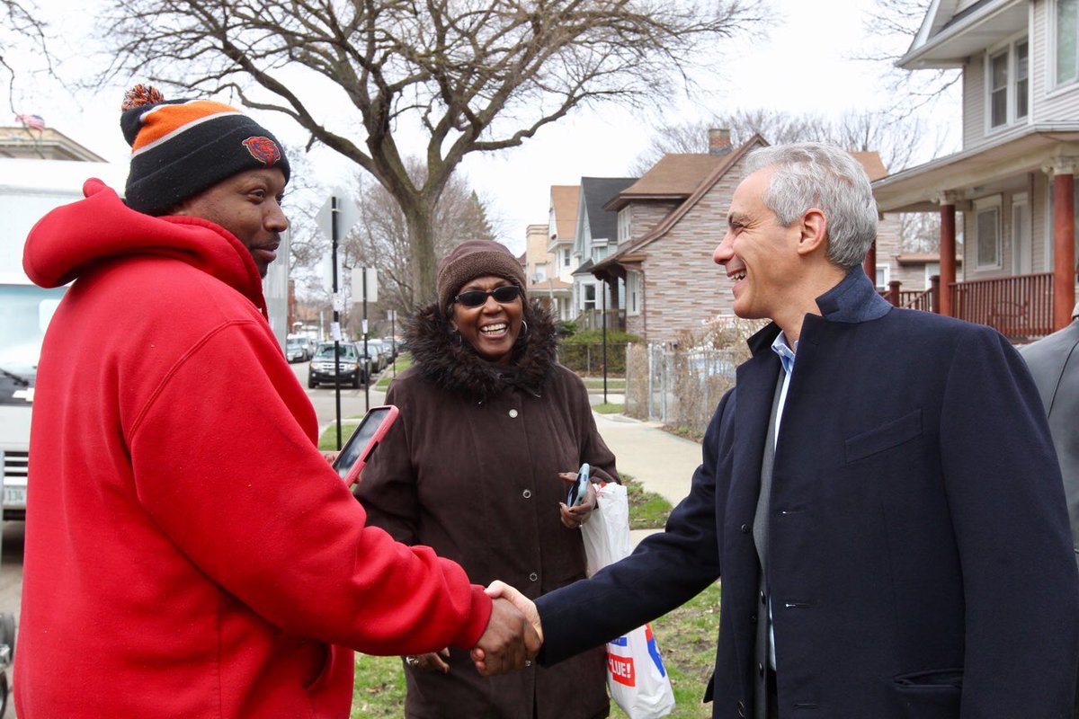 MayorRahm's tweet photo. We reached another milestone with our Smart Lighting Project, which will save Chicagoans money, time, and energy when fully implemented. https://t.co/jxgmmttvpe