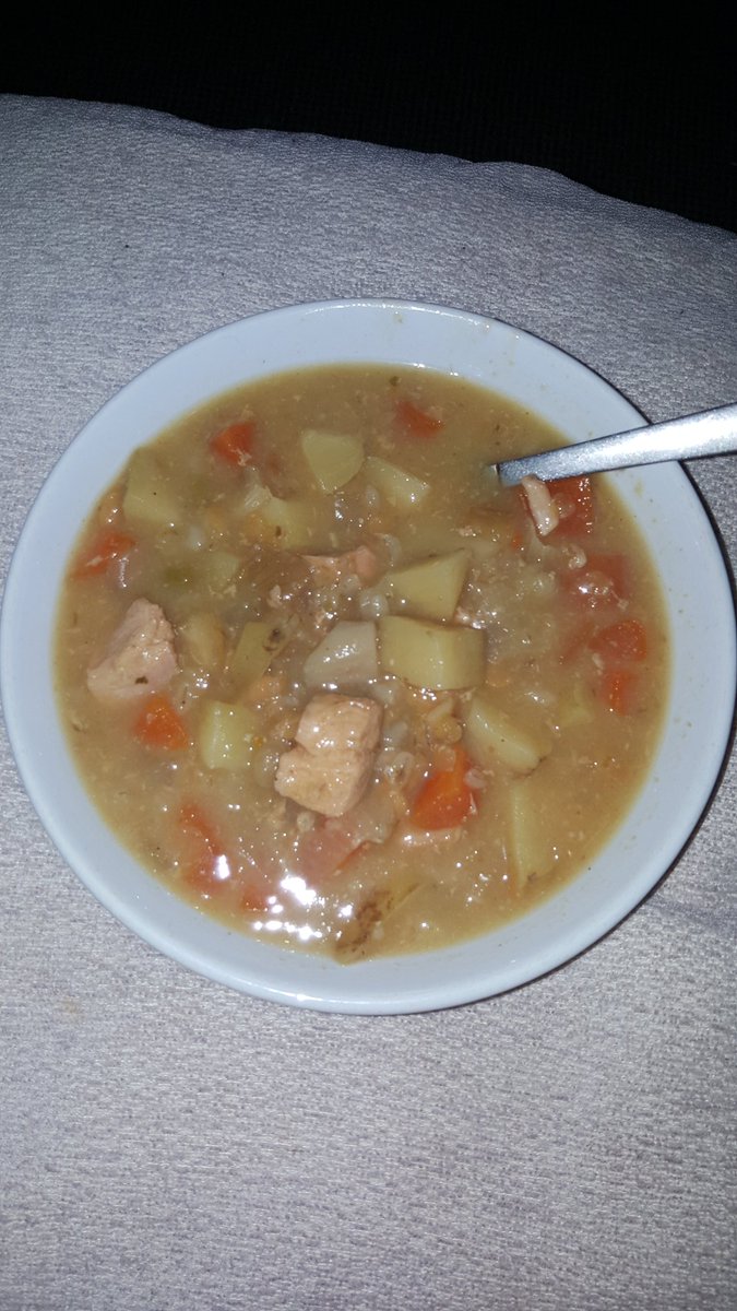 gem_lou1's tweet photo. Really 'boring' slow cooked tea. Twas bloody amazing though chicken and scotch broth stew thing. Totally gorgeous #GetSkinnyOrGoHome https://t.co/Un6Ebg1BiT