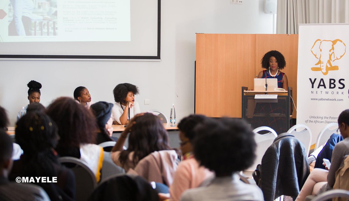 mc_chantal's tweet photo. I enjoyed discussing w/#YoungAfrican #Diaspora at the #HFSC2017. #Europe & #Africa need to levarage their potential 4 Growth and Dvpt #Youth https://t.co/YoqXz3Xy2W