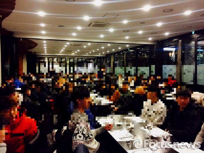 정치행사 간 대학생들, 뷔페 먹고 250만원씩 토해낼 판
걱정마라 
문죄인이 대신에 물어 줄것이다
아니면 없는일로 할것이다
여적 야당의 행태를 보면 모르냐
태극기가 하면 무조건 구치소로 간다