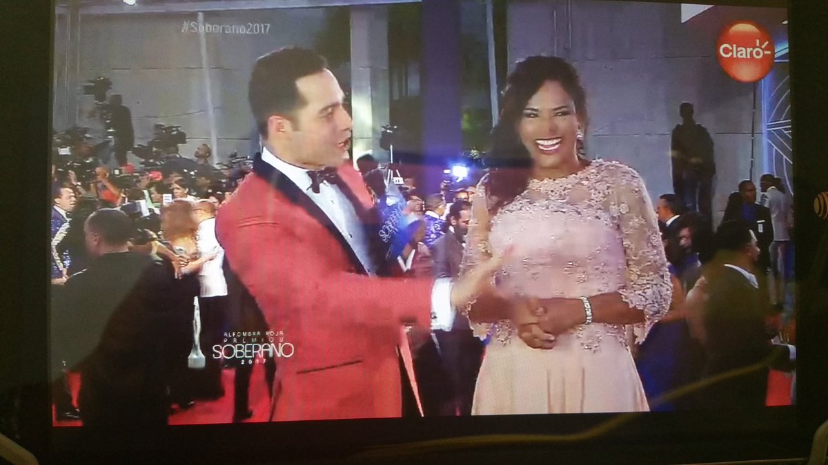 JennyAquinoA's tweet photo. @calcano15 mira a @Diulkapereztv yo a las 02:51 am esperandola en la Alfombra jajajajjaj #bellaaaa https://t.co/kYxAOEmkYf