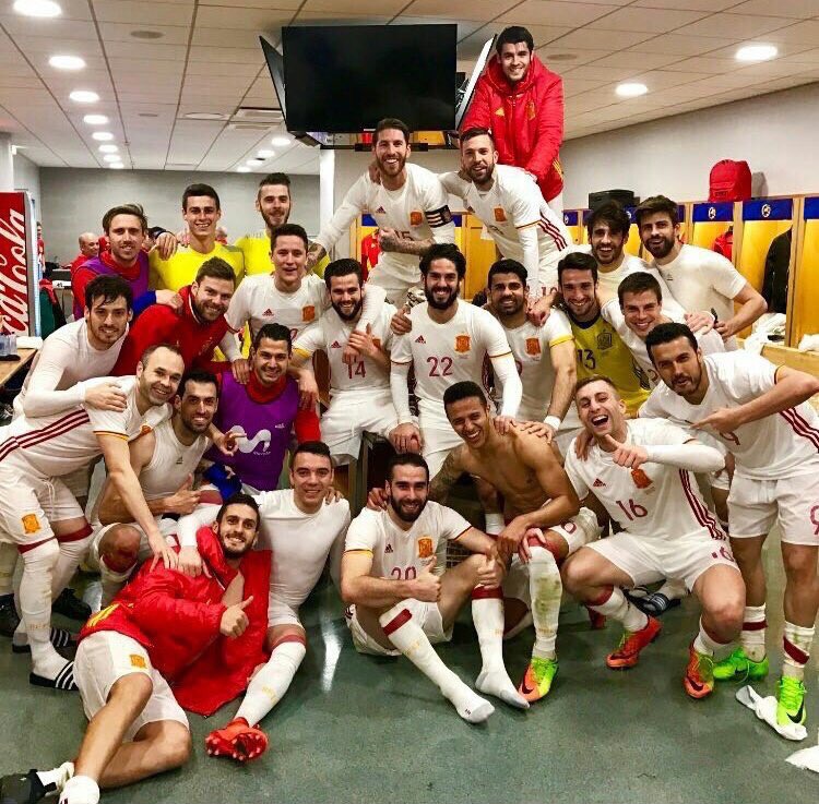 gerardeulofeu's tweet photo. GRANDE EQUIPO! 🇪🇸🇪🇸 https://t.co/FbNmxMQdyA
