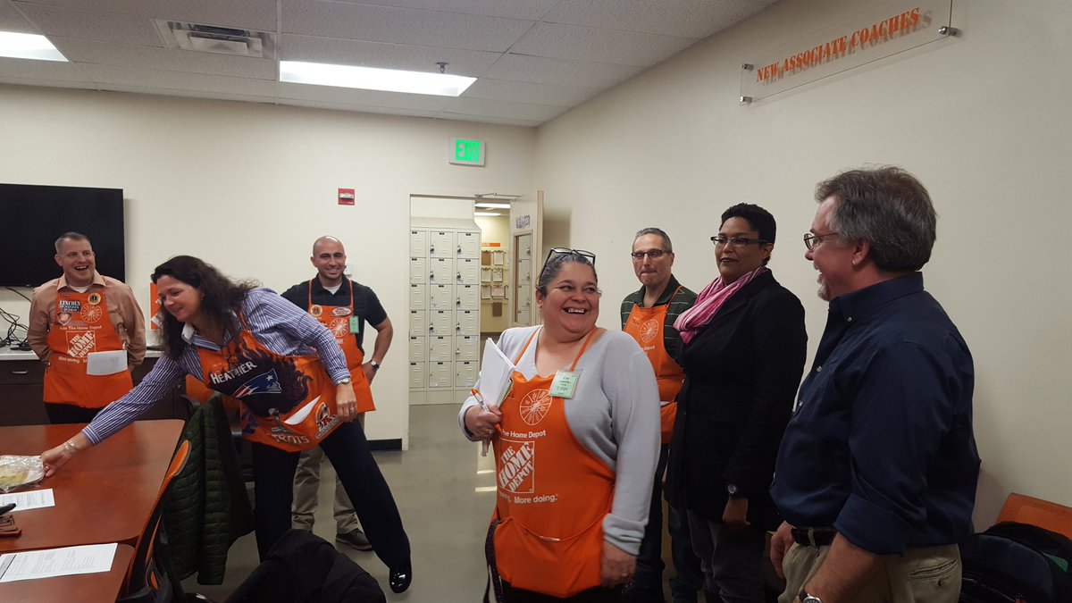 jenns2614's tweet photo. Wishing a very happy 22nd HD anniversary to Ops Mngr Maria!! We are so proud of you!! ❤❤❤ https://t.co/xGCfLZ3cVb