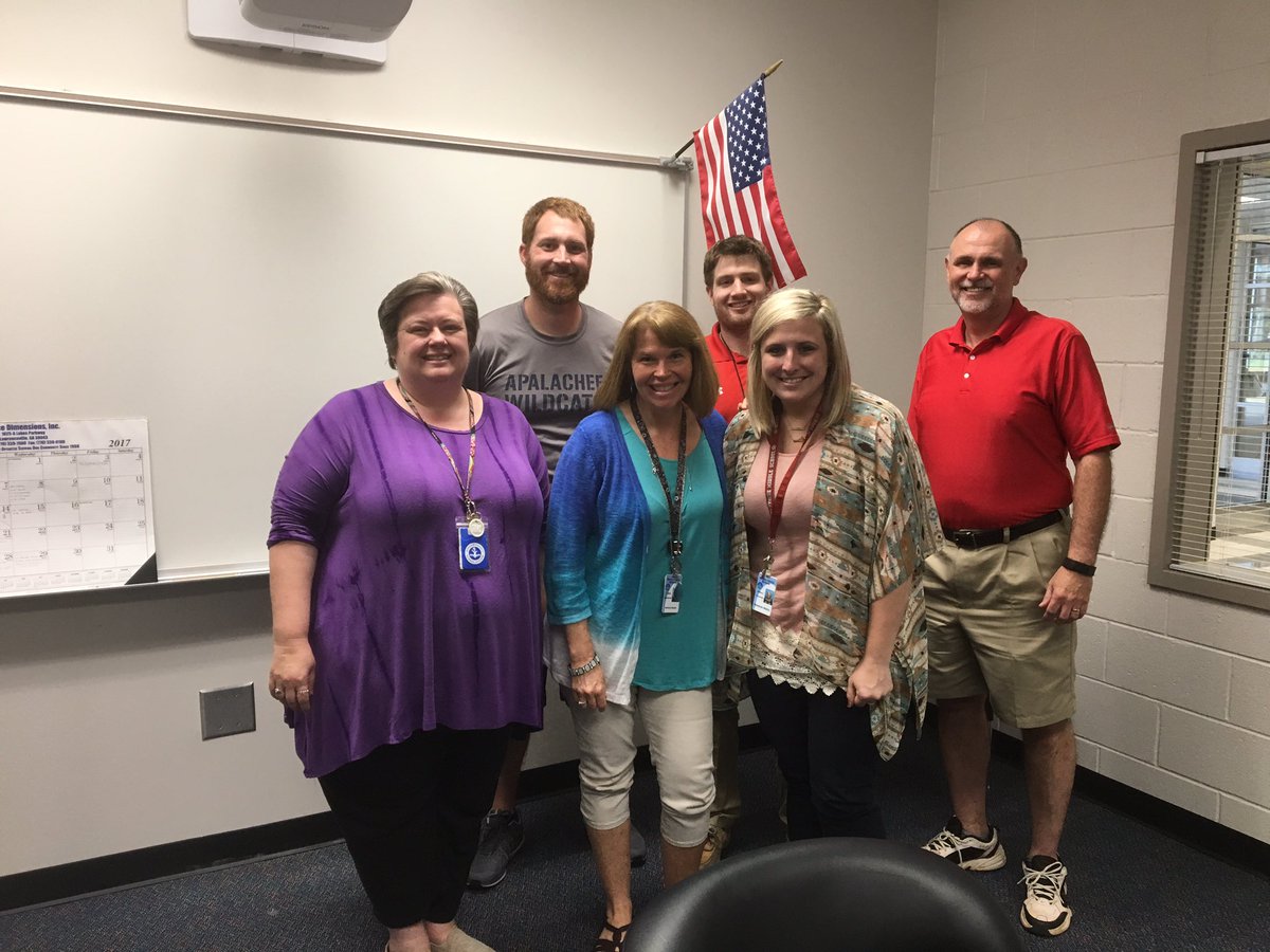 SBBreedlove's tweet photo. So good to meet with a few of our @barrowfca huddle coaches this afternoon! @apalacheefca @DoggsFCA @OkayFokay @CoachRSpicer https://t.co/qYDIgE4hhL