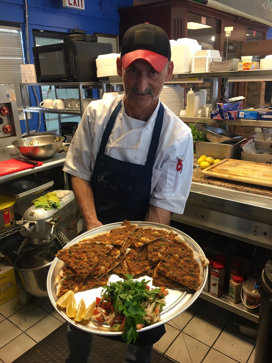 mavi_turkish's tweet photo. #lonelychef #lahmacun #turkish pizza https://t.co/uzJoDCA874