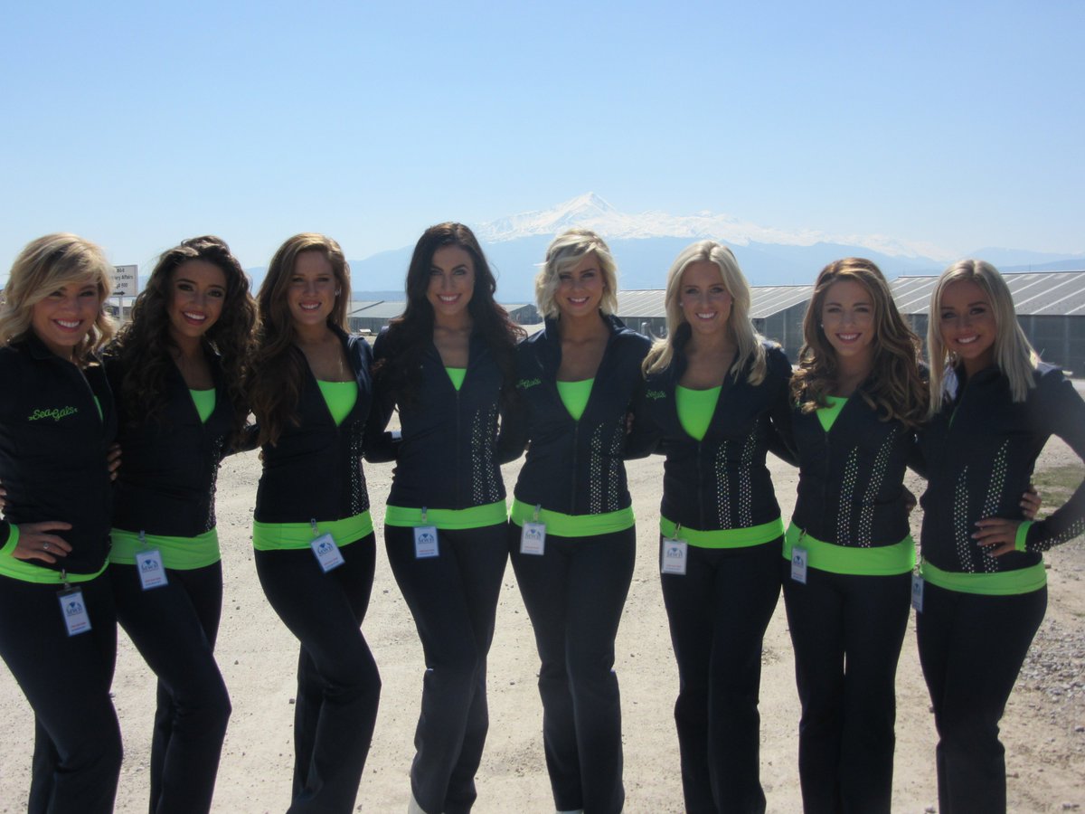 SeahawksDancers's tweet photo. Love meeting all our military men &amp; women in Kosovo! #TravelTuesday https://t.co/dNwgZwGpf8