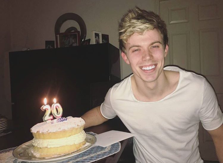 JoshGrayBR's tweet photo. [FOTO]: Atualização de Josh no instagram hoje 💙 https://t.co/WqSDmbo0nz