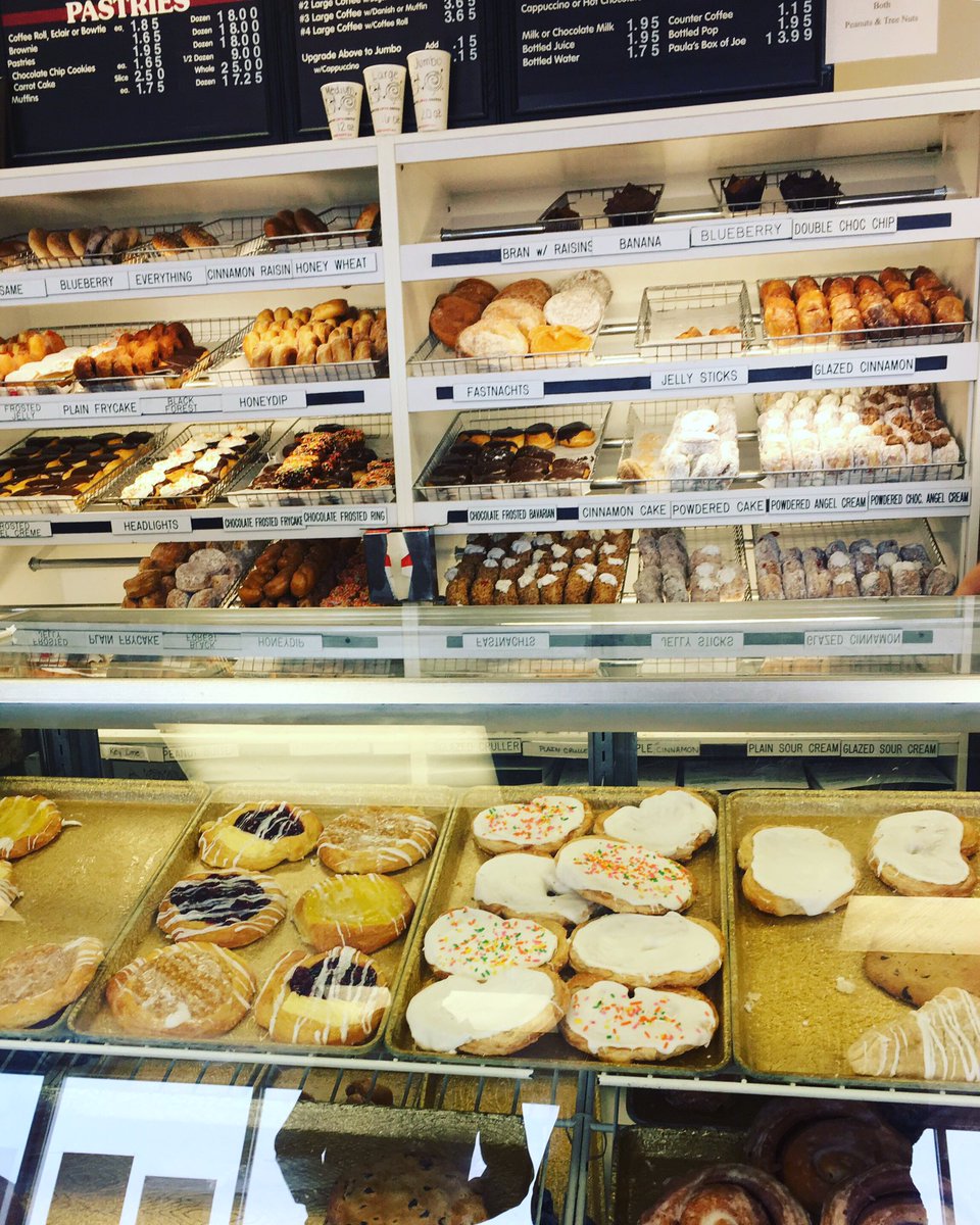 inspiredbuff's tweet image. HOW can you choose??? Yesterday, they said I get 2 free when I buy a dozen because it's Monday. 🎉 #paulasdonuts #sweettooth #buffalony