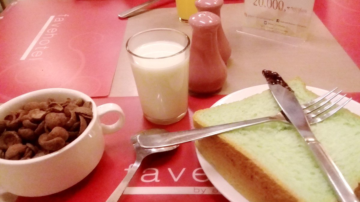 Waktu'ny breakfast...basmallah