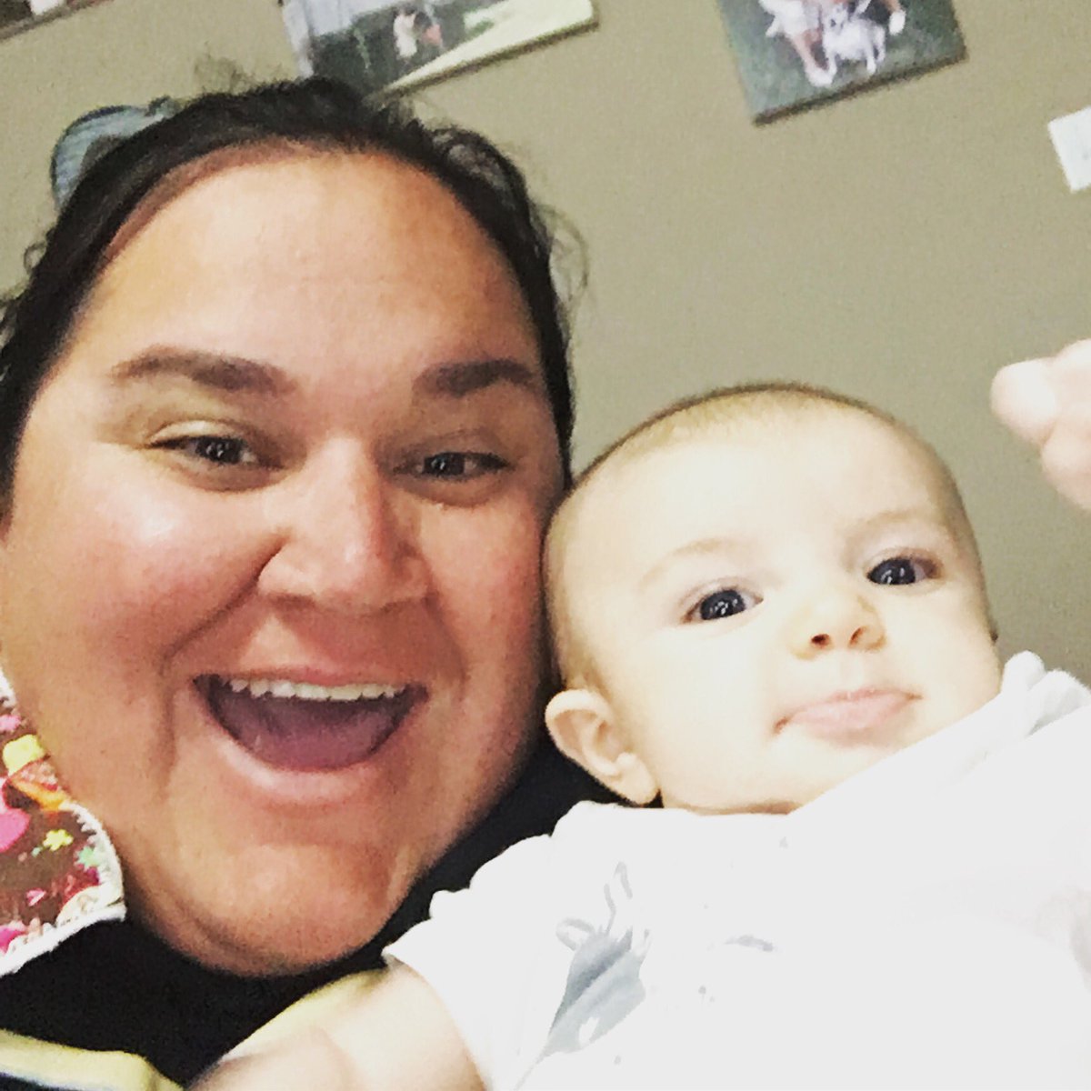 Rivie00's tweet photo. Hanging with #emmaruby. #auntierivie https://t.co/bOXIelBkie