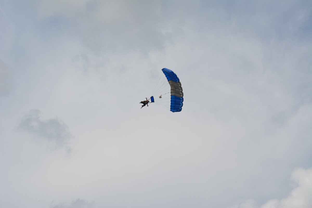 merj's tweet photo. Awesome #canopy flights #Parachute #skydiving 4 our #veterans during the #CCP911Project #Jump4theVets at #SkydiveSWFlorida #PuntaGorda https://t.co/mYPHsJtZdm