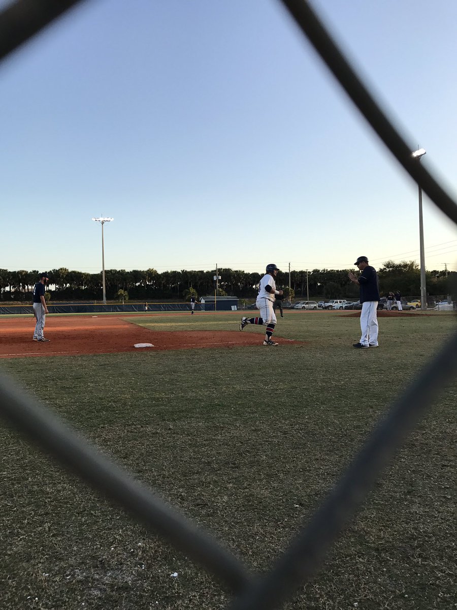 EsteroHS's tweet photo. Baseball update: Wildcats 2, Eagles 0. πΎβΎοΈπππ #bottomofthe1st https://t.co/NEymr3cEmW