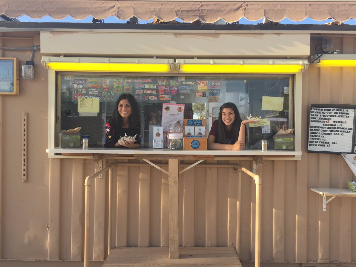 MissTempeOT's tweet photo. I had a great time volunteering at the Chandler Lions Snack Shack with @missmesaaz! #misstempeot #missaz2017 #TeamTMC https://t.co/TsD5wauxx1