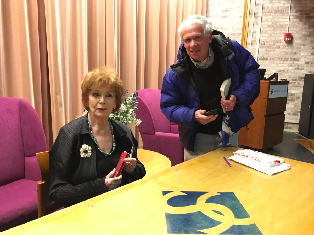 amherstirishMA's tweet image. Edna O&apos;Brien, 86,@smithcollege
Fantastic reading frm The Little Red Chairs, review here: newyorker.com/magazine/2016/… via @newyorker
@GlobalIrish