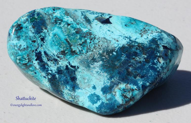 RareCrystalShop's tweet photo. #Shattuckite is a rare copper mineral with beautiful blue color & associations with #Ajoite #Plancheite & #Dioptase - #Rare #Crystals #Gems https://t.co/29xRJpsES8