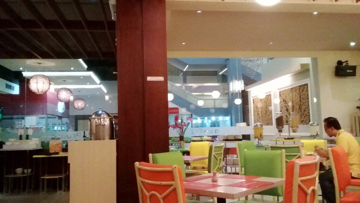 Mamam buah yuu...hehe