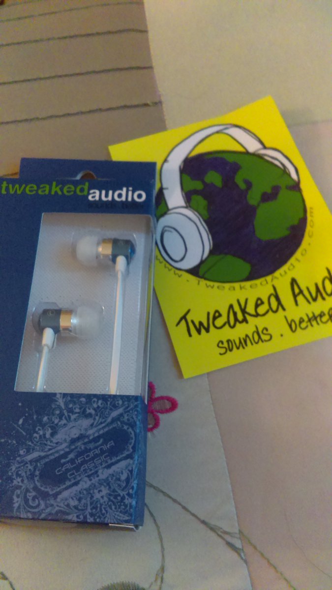 OrdnryPrincess's tweet image. @tweakedaudio @nerdist got my earbuds today. Used the Nerdist discount too! They sound great! Thanks!  #sounds.better #nerdrule