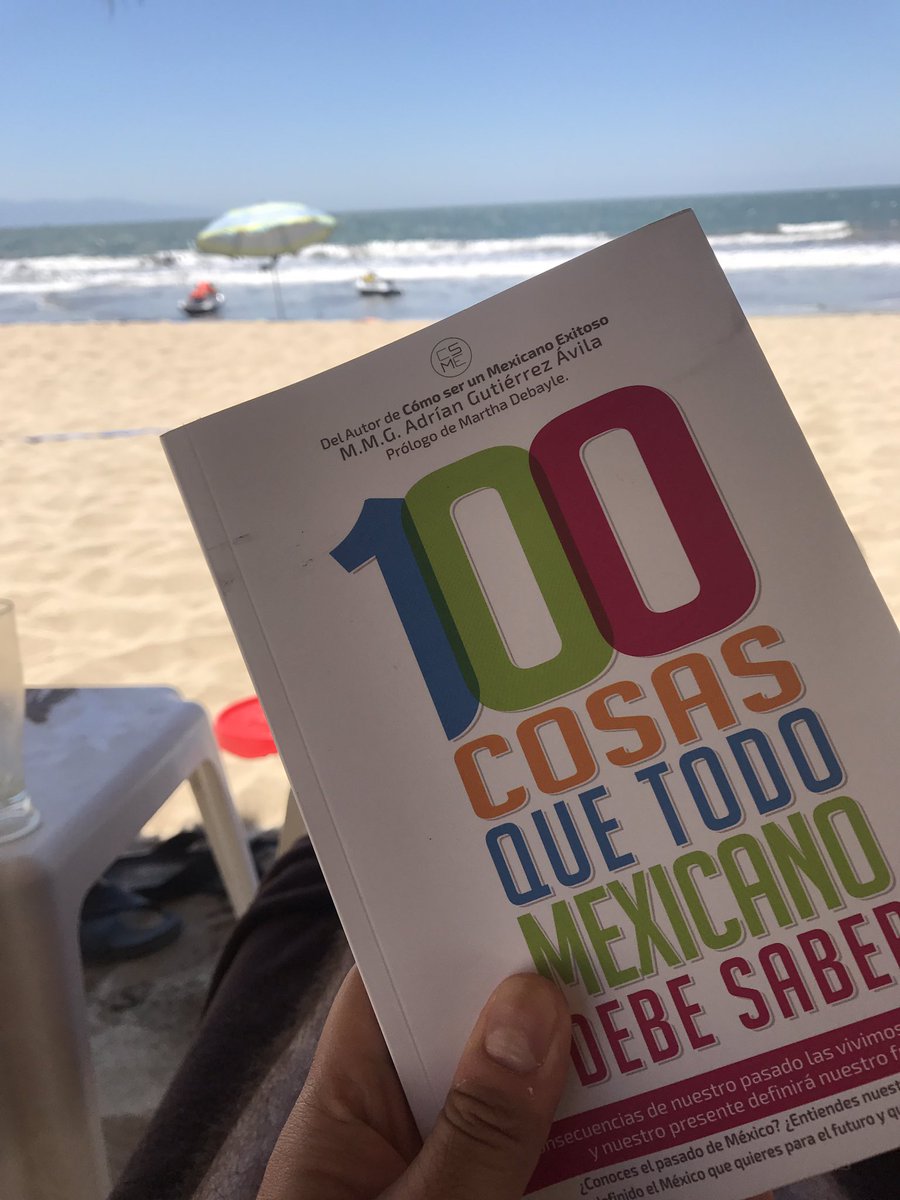 licenciao's tweet photo. Terminó siendo un gran fin de semana...buen libro! @adriangtzavila https://t.co/FMLlFKj75n