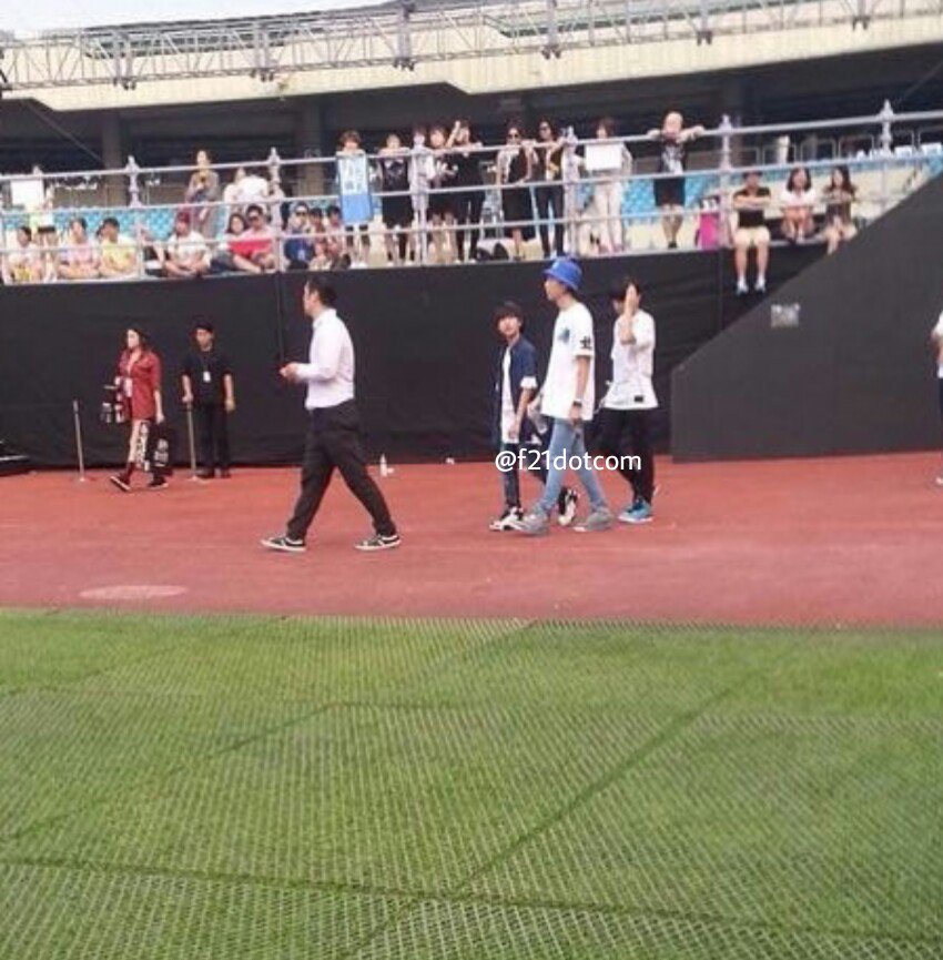f21dotcom's tweet photo. Yedam Noah Raesung at 2014 YG family concert
#ygtrainee https://t.co/HSYZRPt31g