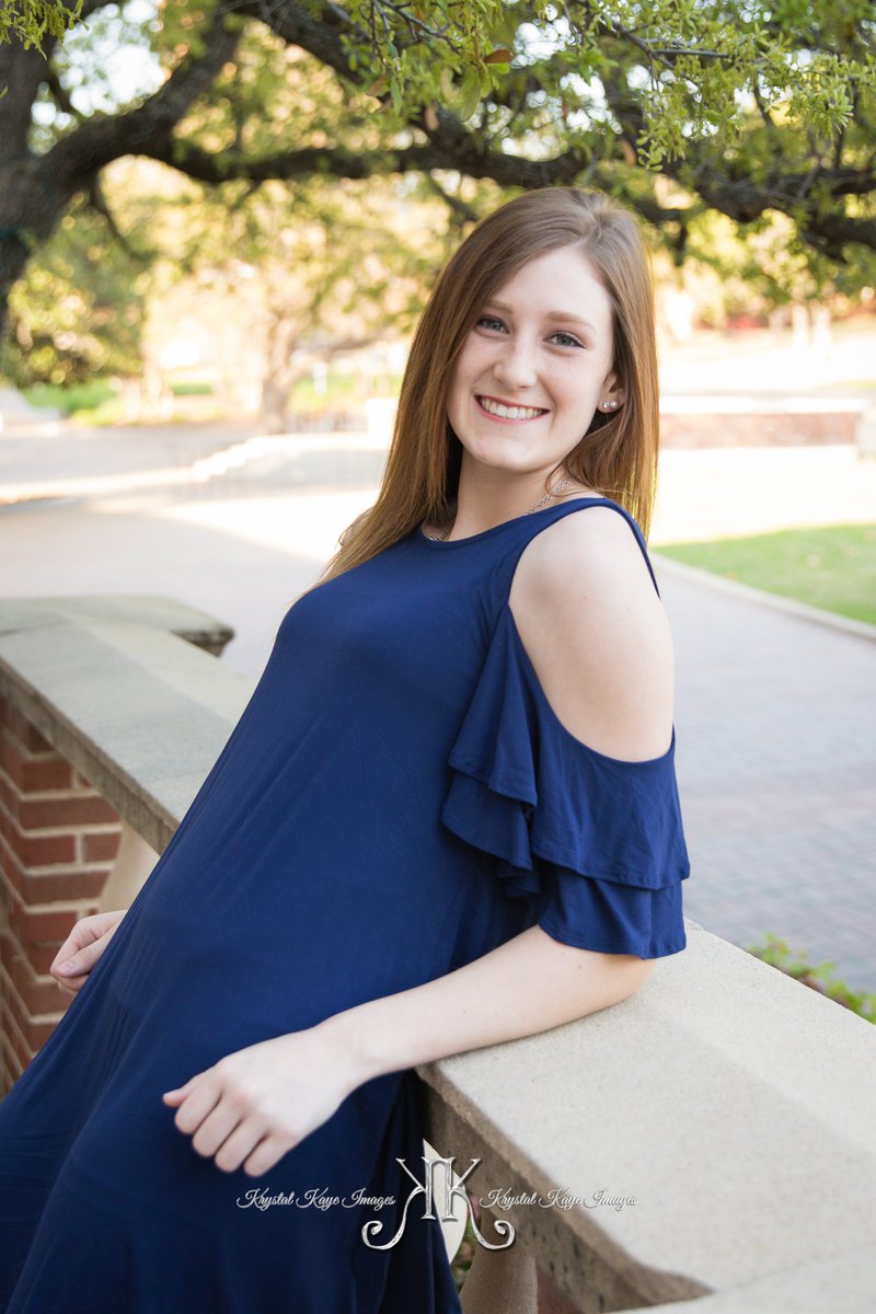 KrystalKayeImag's tweet photo. Senior photo sneak peeks @emmaleerose99 #SeniorPictures #texassenior https://t.co/jABt9whxjL