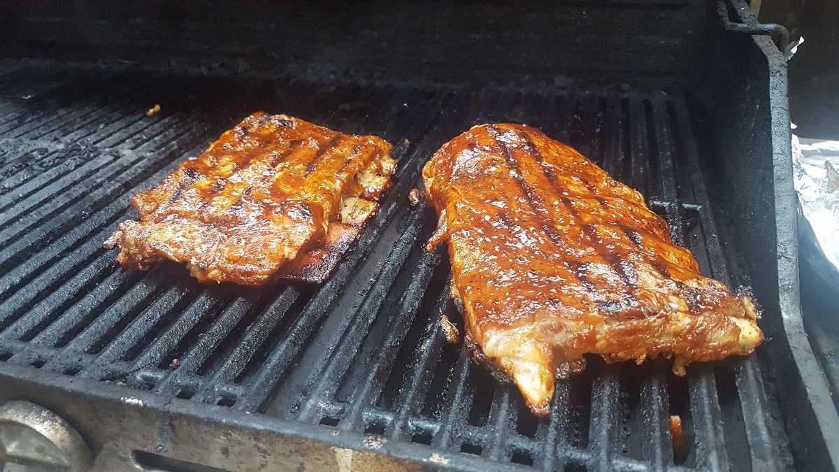 JRBBQBEER's tweet photo. Ribs #bbq #fallingoffthebone #instafood #foodporn #stickyfingers #rib #grill #grilling #jrbbqbeer #jimrock https://t.co/nAcsJBMq5z