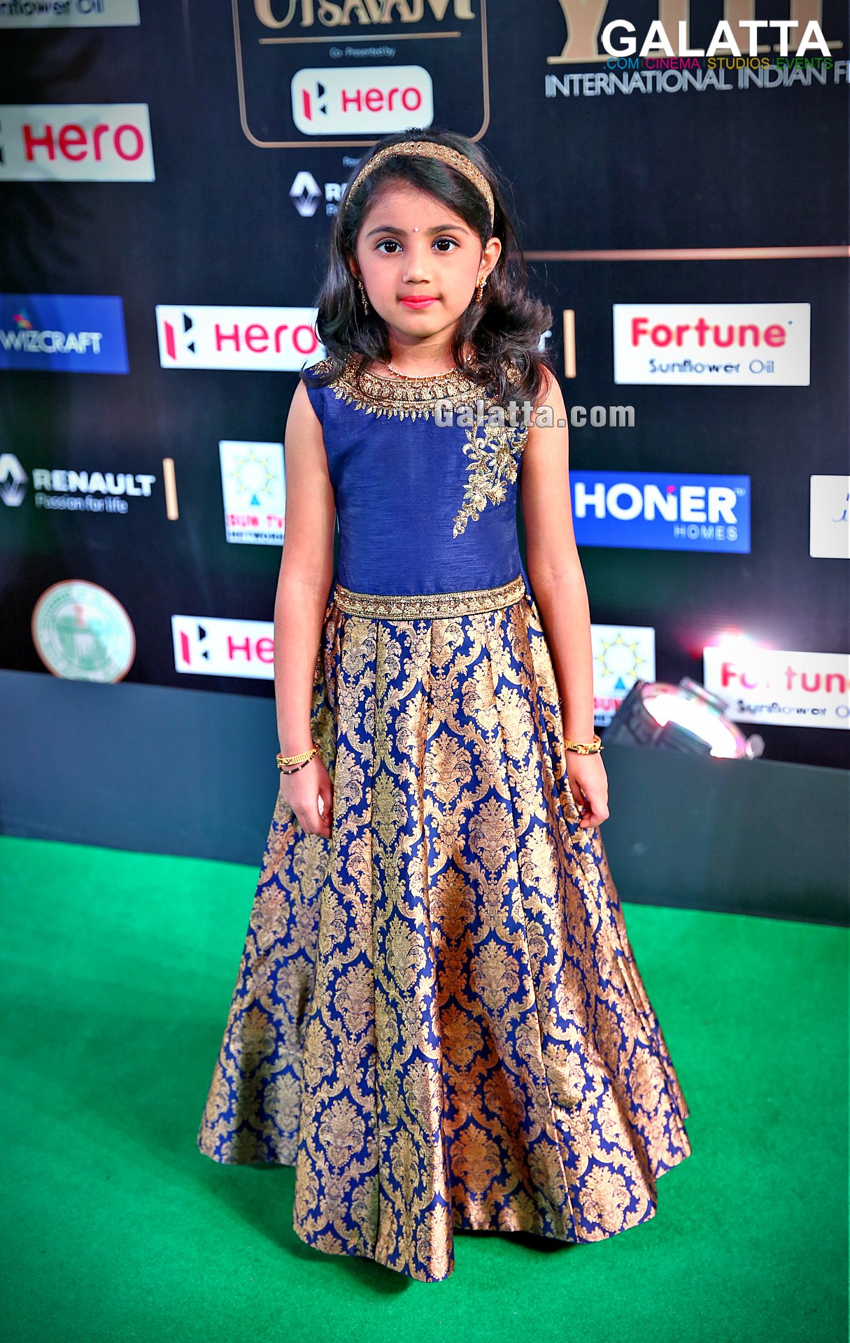 Baby girl shop mehndi dresses 2017