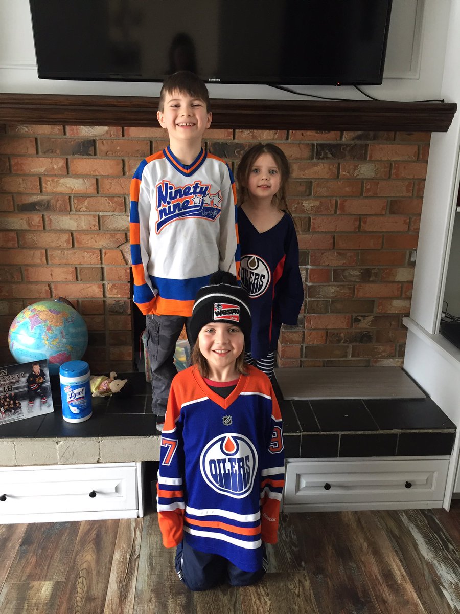 Jacinthe15's tweet photo. #LastTimeOilersMadePlayoffs  these guys didn't exist! https://t.co/VrVkckAW2i