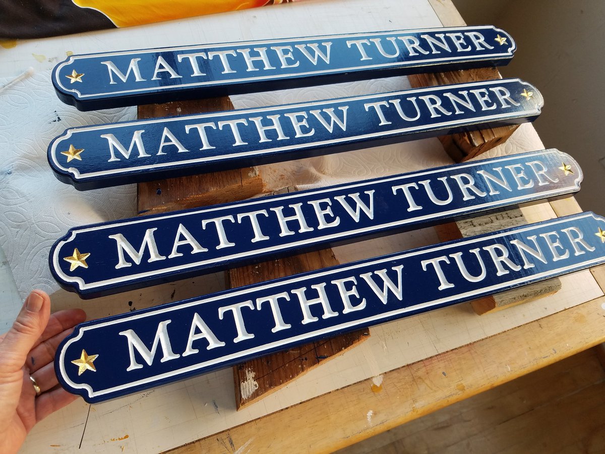 ValhallaSigns's tweet photo. Commemorative mini-nameboards  
Very sweet. 
Limited edition..only 4 made so far. Taking orders! $350
#educationaltallship #Valhallasigns https://t.co/VTl7O6t53G