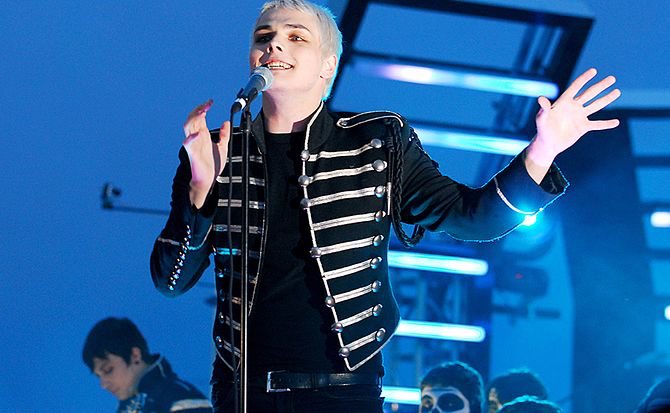 ShooterWay's tweet image. New Gerard account!
-Not new to rp
-Gay
-SV
-School shooter/murderer
-Sociopathic 
-RT? ✨