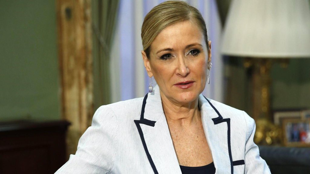 alaputacalle_'s tweet photo. Disney contrata a #Cifuentes del #PP para interpretar a la madrastra mala y perversa de #Blancanieves.

#Bruja https://t.co/v1IOHiWMok