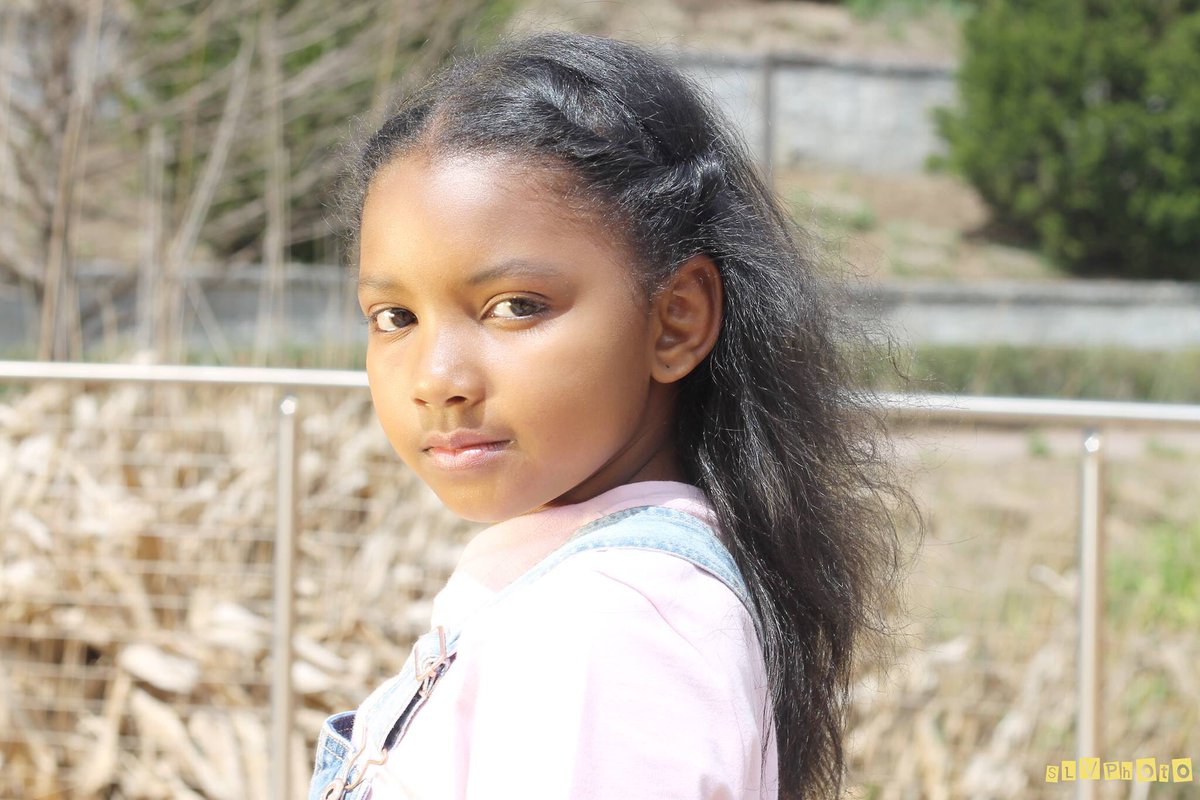 BabydivaAva's tweet photo. One of my photos from the spring photoshoot. Photo credit: SLV Photography #childmodel #aspiringactress #pageantprincess #followme https://t.co/ce2pzNfrfH