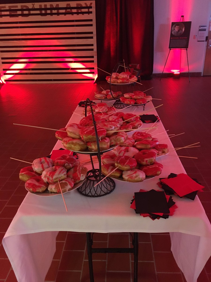TEDxUMary's tweet photo. Did we mention it's National Something on a Stick Day? Dessert is served! #AgainstTheGrain ❌ https://t.co/PdzZhk2iXp