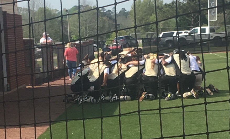 ECCCStewart's tweet image. What do the @ECCCSoftball Lady Warriors do when an opposing player gets hurt? PRAY! #ECWay #WhatReallyMatters