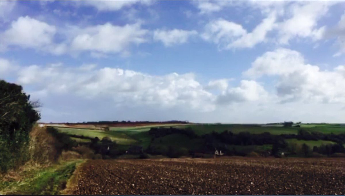uscopiaTV's tweet photo. English countryside views with @dorsetmark and his pal Donny 🐶 https://t.co/IZH5hpyTnR #Periscope #LiveStream https://t.co/fwuaN2CtKT