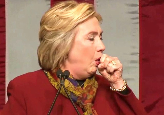Hillary Clinton chokes during Wellesley College Commencement Speech