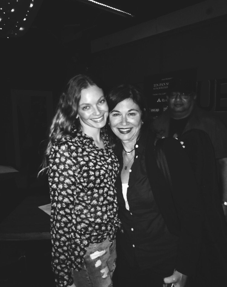 SingSarahLake's tweet photo. Tonight was the kickoff off @TinPanSouth &amp; I got to see @Shelly_Peiken kill it on the #FierceFemale round! Get her book #SerialSongwriter!💛 https://t.co/kOovTKGBOv